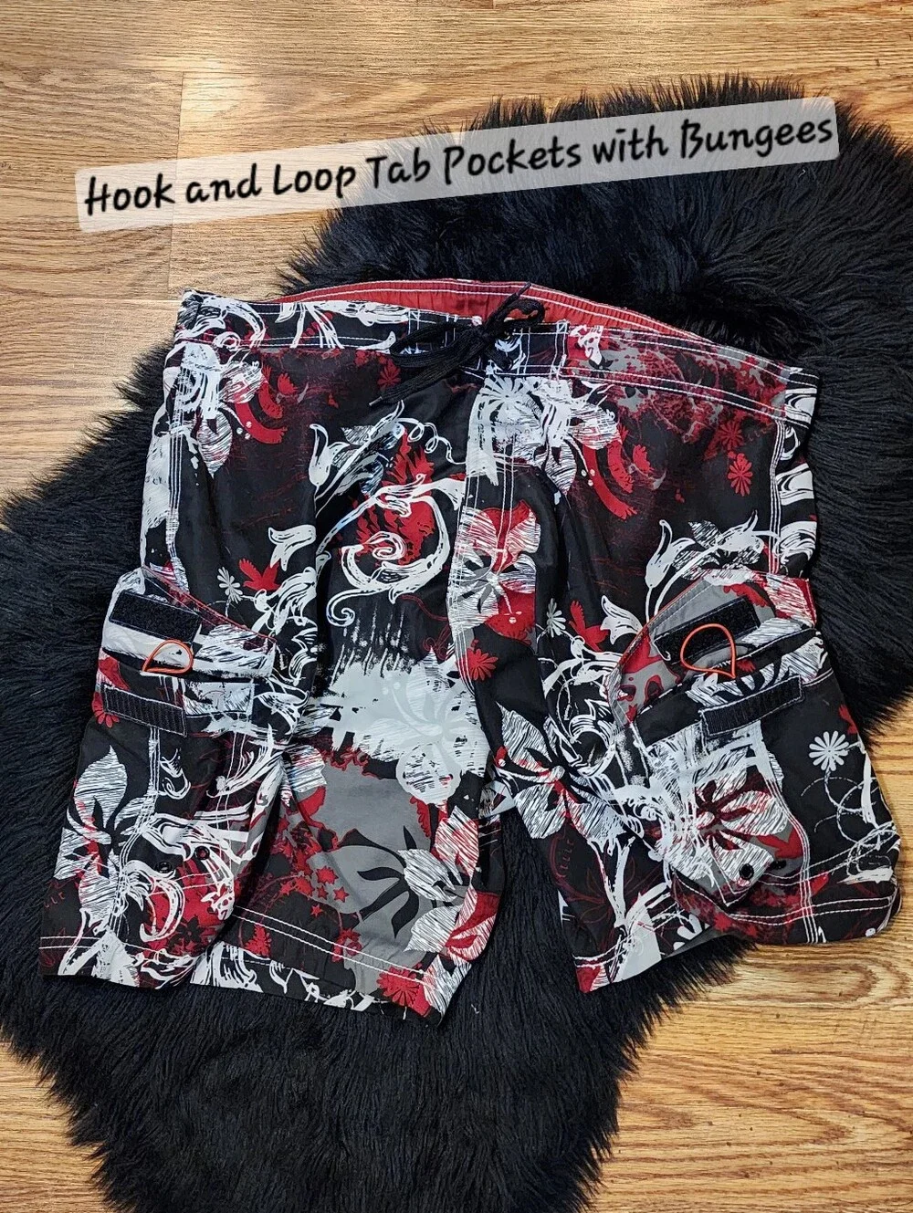 Black & Red Floral Graphic Men’s Board Shorts Swim Shorts Size L 8